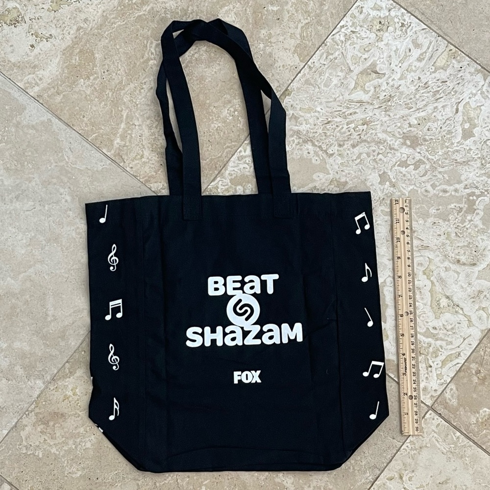 NWOT Beat Shazam, Don’t Forget the Lyrics Tote